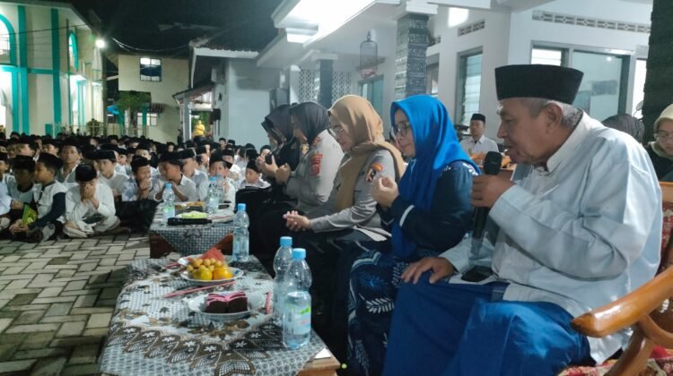 Kampanye “Rise and Speak” di Pondok Pesantren Kempek: Upaya Pencegahan Kekerasan Seksual bagi Santri