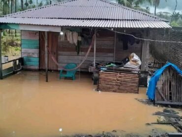 Salah Satu Rumah Warga di desa Lawe hijo terendam banjir.