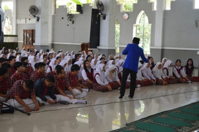 
					SMA Negeri 1 Samarinda Gelar Motivasi Jelang AASP: Siswa dan Guru Dapat Suntikan Semangat