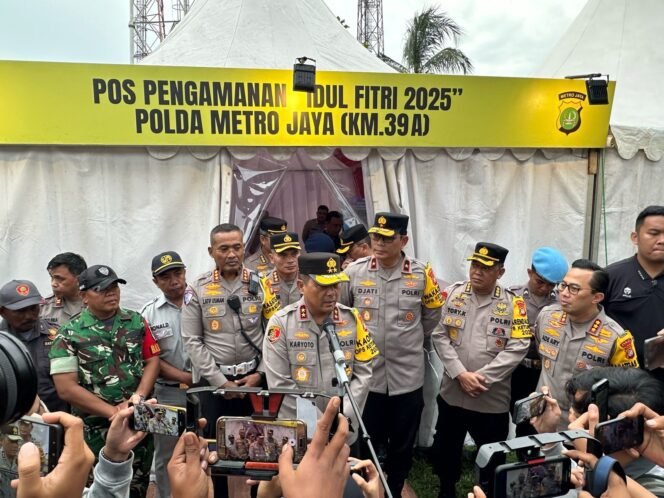 
					Kapolda Metro Jaya Cek Posko Mudik di Tol Cikampek, Pastikan Kesiapan Layanan untuk Pemudik