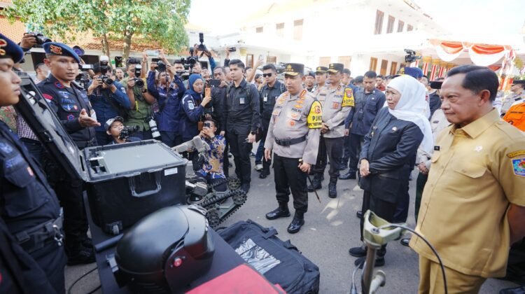 Kapolri Pimpin Apel Gelar Pasukan Operasi Ketupat 2025 di Surabaya