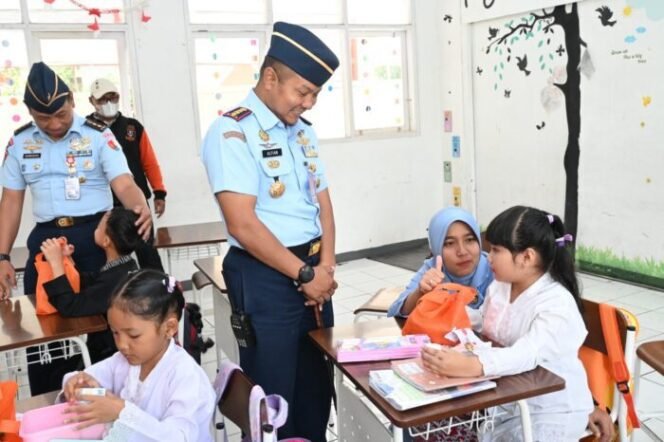 
					SPPG Lanud Husein Sastranegara Sesuaikan Menu Lebih Praktis dan Bisa Dikonsumsi Saat Berbuka Puasa