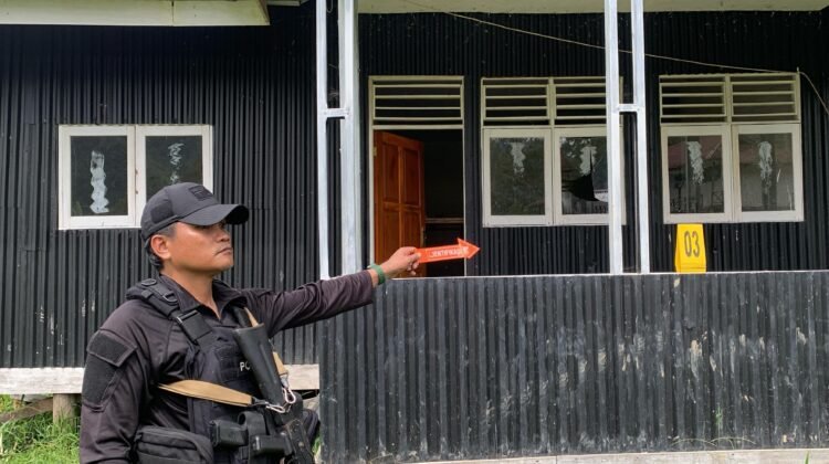 Polri Lakukan Olah TKP Penyerangan Terhadap Guru dan Tenaga Kesehatan di Yahukimo oleh KKB