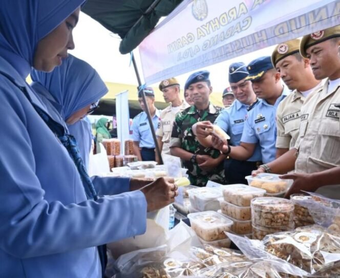 
					Danlanud Husein Sastranegara: Bazar Murah TNI Bagian Dari Tanggung Jawab Sosial TNI Dalam Membantu Masyarakat