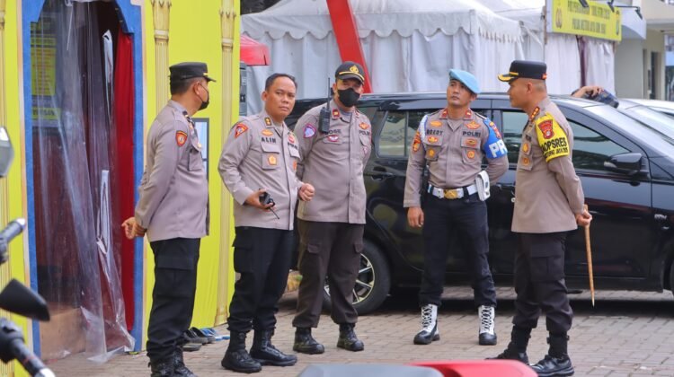 Kapolres Metro Bekasi Tinjau Pospam Rest Area KM 19A, Pastikan Kesiapan Pengamanan Arus Mudik
