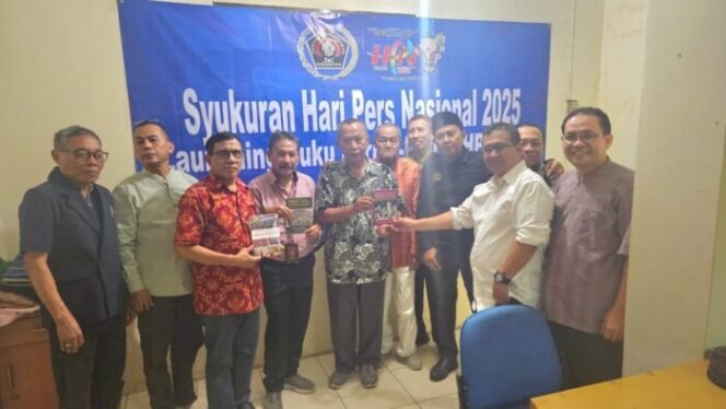 
					Keakraban Warnai Acara Buka Puasa PWI dan Peluncuran Buku Pernak Pernik HPN 2025