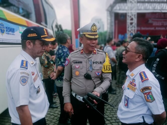 
					Mudik Gratis DKJ Jakarta 2025: 323 Bus Diberangkatkan, Kapolres Jakpus Pastikan Keamanan Pemudik