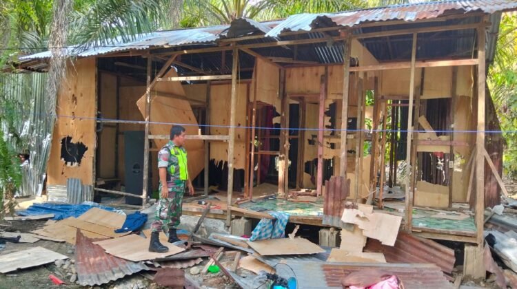 Viral! Emak-emak Rusak Warung Remang-remang di Pinggir Lawe Alas