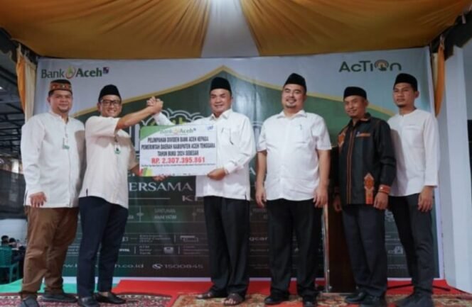 
					Bupati Aceh Tenggara Terima Dividen dari Bank Aceh dalam Acara Buka Puasa Bersama