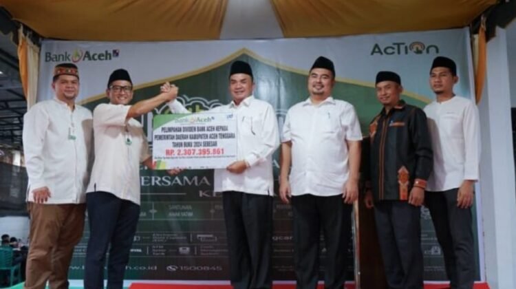 Bupati Aceh Tenggara Terima Dividen dari Bank Aceh dalam Acara Buka Puasa Bersama