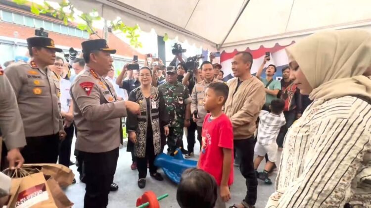 Kapolri Cek Langsung Pelayanan Arus Balik di Stasiun Tawang, Dorong Pemudik Gunakan Kereta Api