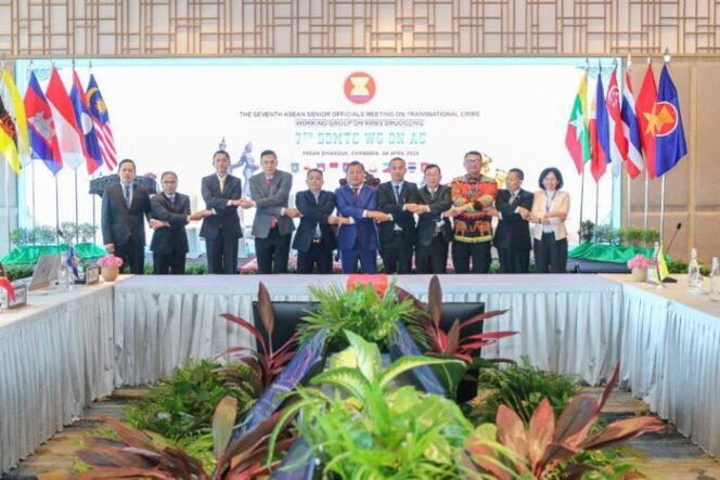 
					Delegasi Polri Hadiri Pertemuan ASEAN SOMTC Working Group on Arms Smuggling di Kamboja