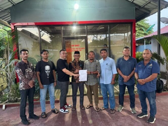 
					Dimediasi Haji Uma, PT Satya Agung dan Warga Batee VIII Simpang Keuramat Capai Kesepakatan Terkait Sengketa Lahan