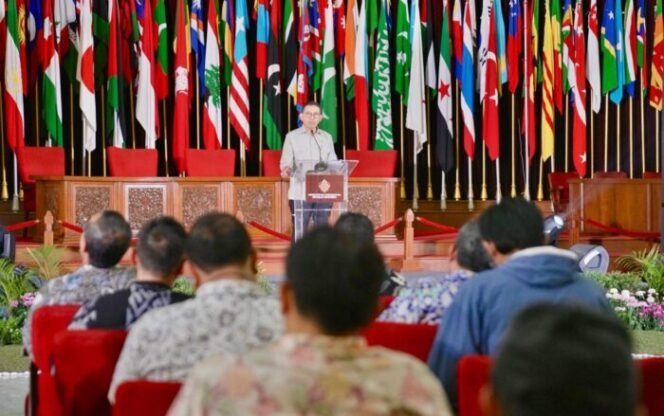 
					70 Tahun KAA: Fadli Zon Tegaskan Komitmen Indonesia untuk Warisan Budaya dan Solidaritas Dunia