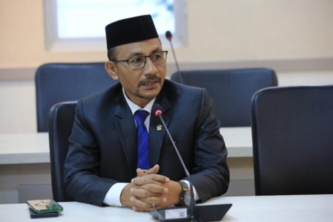 
					Haji Uma Minta Rencana Pembangunan Empat Batalyon TNI di Aceh Dikaji Ulang