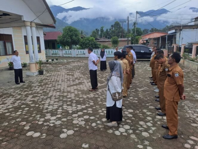 
					Camat Deleng Pokhkisen Gelar Apel Perdana Pasca Libur Idul Fitri