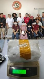 4 pelaku bandar narkoba dan beserta BB seberat 1kg.