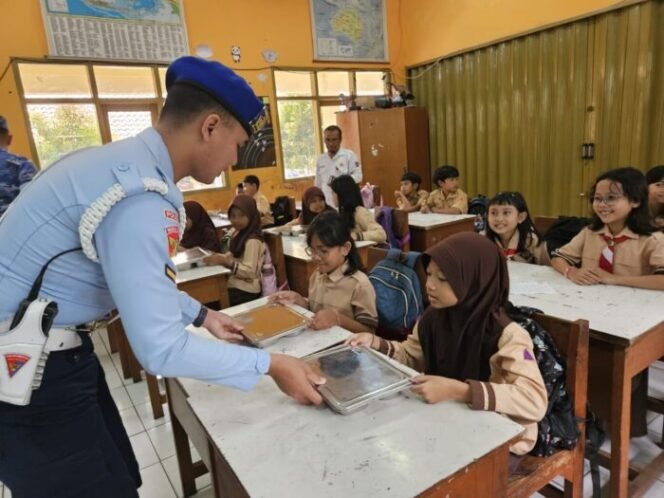 
					Danlanud Husein Sastranegara: Program Makan Siang Bergizi Terpenuhi Dapat Mencetak Generasi Penerus Bangsa