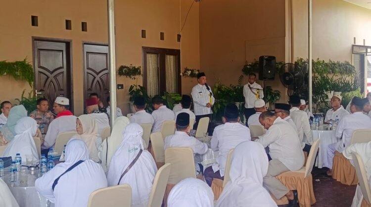 Jama'ah Haji di Kediaman Bupati Aceh Tenggara, Salim Fakhri.