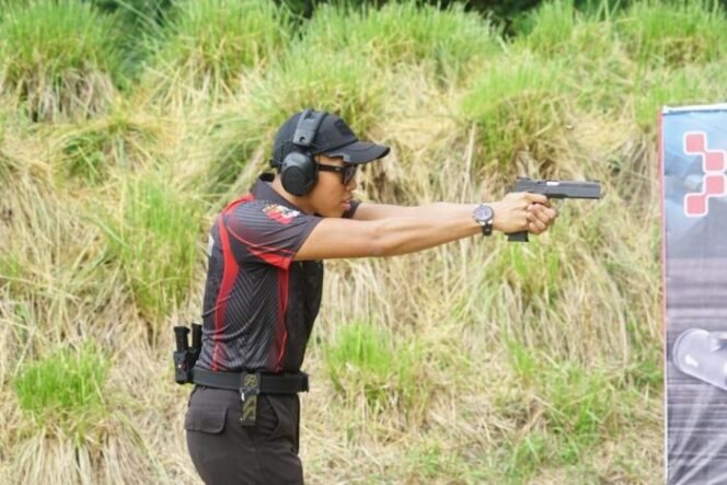 
					Delapan Dari 17 Taruna Akpol Raih Piala di Kejuaraan Menembak Danjen Kopassus