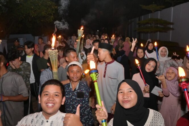 
					Lanud Husein Sastranegara Gelar Pawai Obor Sambut Tahun Baru Islam 1 Muharam 1447