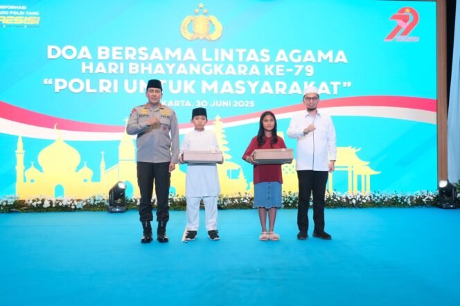 
					Kebersamaan dalam Doa: Polri Gelar Doa Bersama Lintas Agama Sambut Hari Bhayangkara ke-79