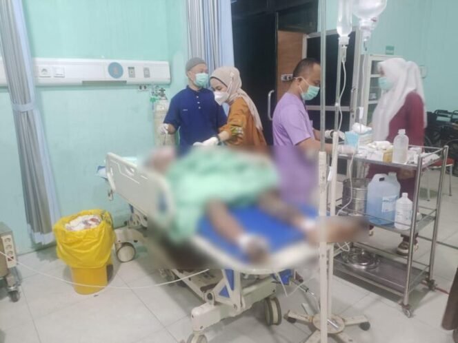 
					Breaking News: Empat Orang Meninggal Dunia dan Dua Orang Luka-luka Diduga Dibacok ODGJ di Aceh Tenggara