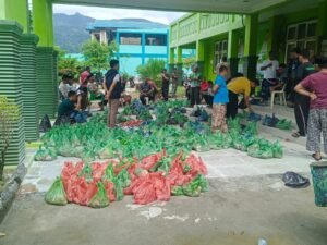 Taks photo : Saat Pembagian daging kurban di halaman Kemenag Aceh Tenggara.