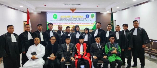 
					Pengadilan Tinggi Banjarmasin Saksikan Khidmatnya Sumpah Advokat Baru DePA-RI