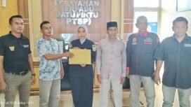 LSM KPKN mendampingi masyarakat saat melapor ke kantor Kejaksaan Aceh Tenggara.