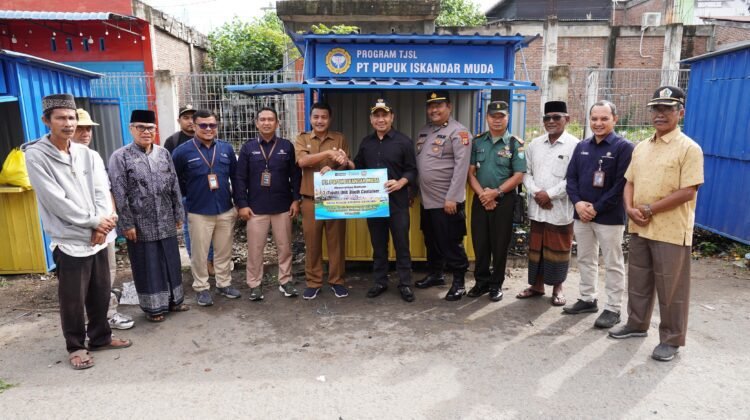 Dorong UMKM dan Pemuda Desa, PT PIM Serahkan 7 Booth Container untuk Gampong Keude Krueng Geukueh