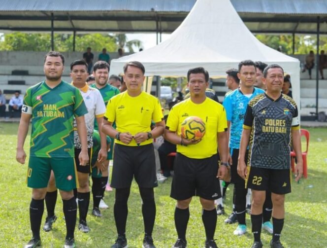 
					Polres Batubara FC Tahan Imbang Kemenag FC di Turnamen Minisoccer Bahagia CUP I