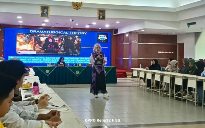 
					FKIP Uhamka: Public Speaking dan Grooming Penting untuk Pendidik Handal