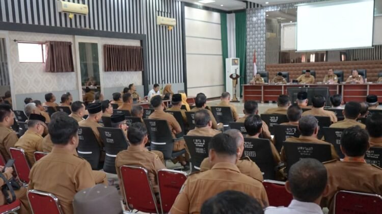 Bupati Agara Pimpin Rapat Koordinasi Bahas Agenda Daerah, Jelang HUT ke-80 RI