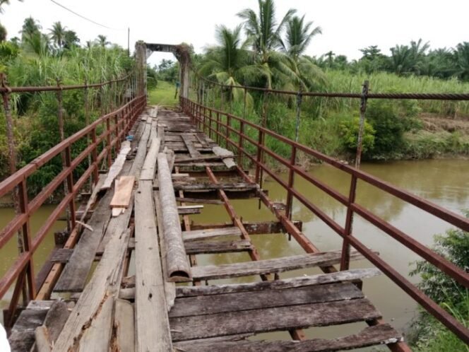 
					Jembatan Gantung Peninggalan Exxon di Aceh Utara Rusak Parah, Warga Minta PEMA dan PGE Segera Bertindak