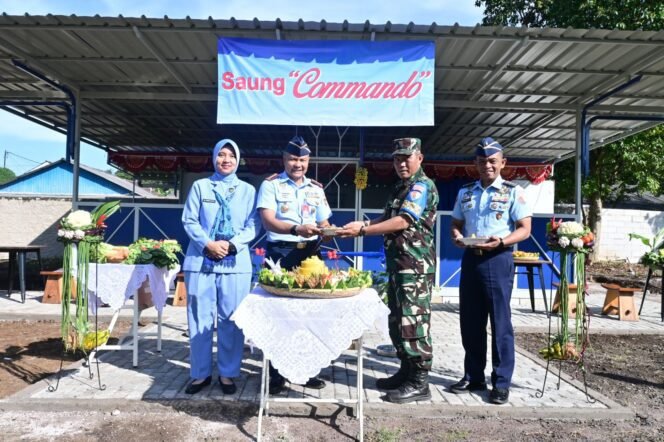 
					Danlanud Husein Sastranegara Resmikan Saung Commando, Perkuat Komunikasi dan Kebersamaan Personel