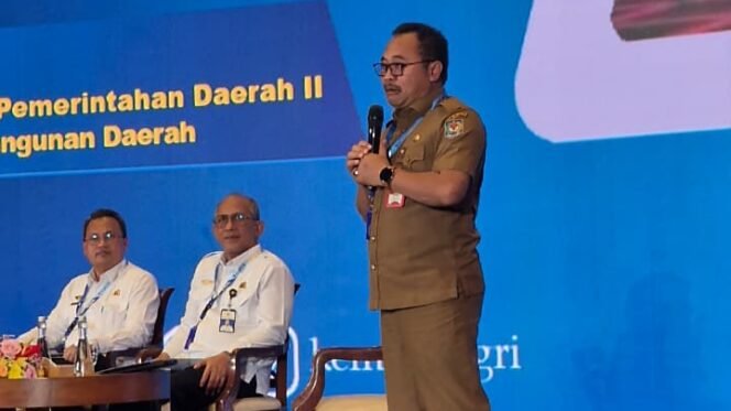 
					Kemendagri Siapkan Revisi UU, Perkuat Peran Daerah di Sektor Udara