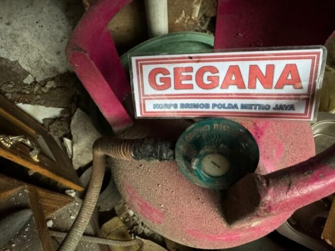 
					Detasemen Gegana Satbrimob Polda Metro Jaya Tangani Ledakan Gas di Pondok Cabe Ilir, Tangerang Selatan