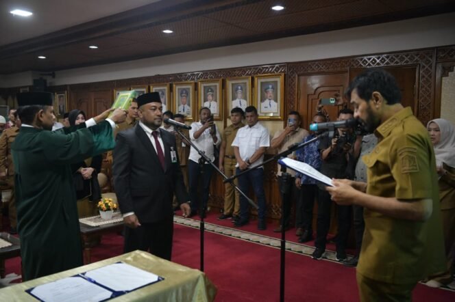 
					Fadhil Ilyas Resmi Nahkodai Bank Aceh Syariah 2025-2029