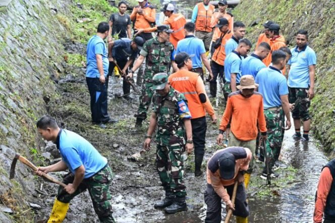 
					Danlanud Husein Sastranegara Apresiasi Partisipasi Aktif Personel dan Masyarakat dalam Bakti Teritorial