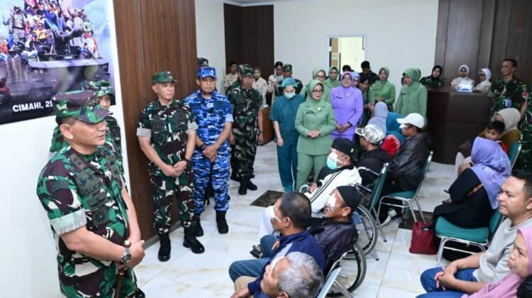 Jelang HUT ke-80, Lanud Husein Sastranegara Berikan Pelayanan Kesehatan Gratis untuk Warga