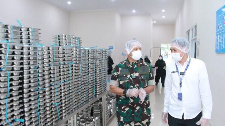 Danlanud Husein Sastranegara Tinjau Proses Produksi Makanan Bergizi Gratis