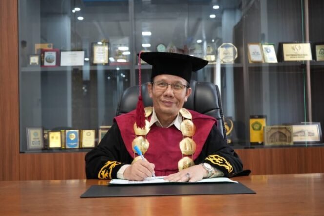 
					Rektor UIN Sultanah Nahrasiyah Lhokseumawe: Wisuda adalah Awal dari Perjalanan Pembelajaran yang Sesungguhnya