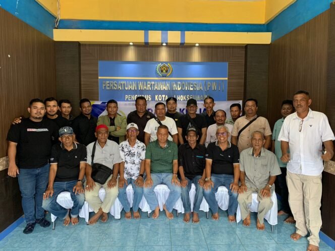 
					PWI Kota Lhokseumawe Gelar Rapat Kerja