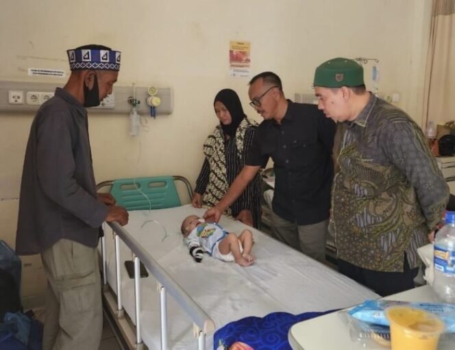 
					Nek Jir Dampingi Bayi Bocor Jantung Asal Paya Bakong, Kini Dirawat di RSUDZA Banda Aceh