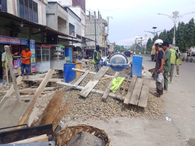 
					Kontraktor Abaikan Pengawas: Proyek Drainase Lhoksukon Dituding Langgar Aturan Pengadaan