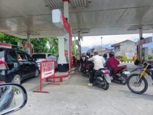 Antrian Di SPBU Lawe Kihing Aceh Tenggara