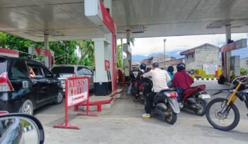 Antrian Di SPBU Lawe Kihing Aceh Tenggara