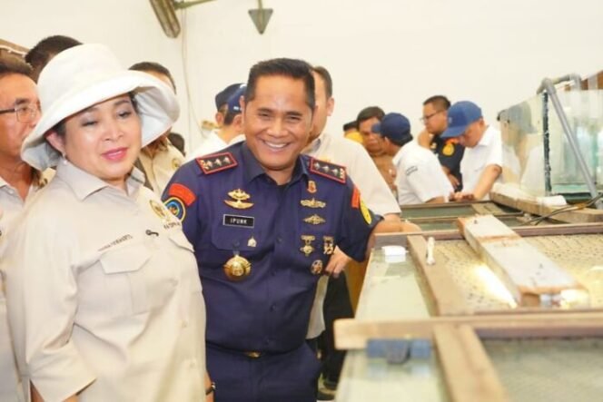 
					KKP Dorong Kepatuhan Usaha Ikan Arwana: Dirjen PSDKP Sidak langsung di Kalimantan Barat