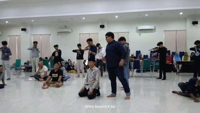 
					Teater Kolosal “Djenderal Soedirman” dari LSB Muhammadiyah DKI Jakarta Pentas di TIM